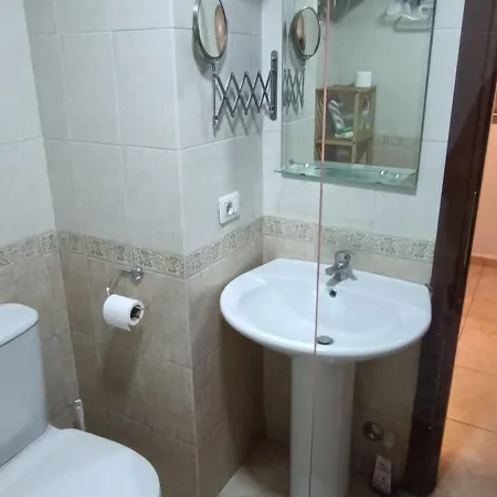 アパート Mosaic Of ティラナ